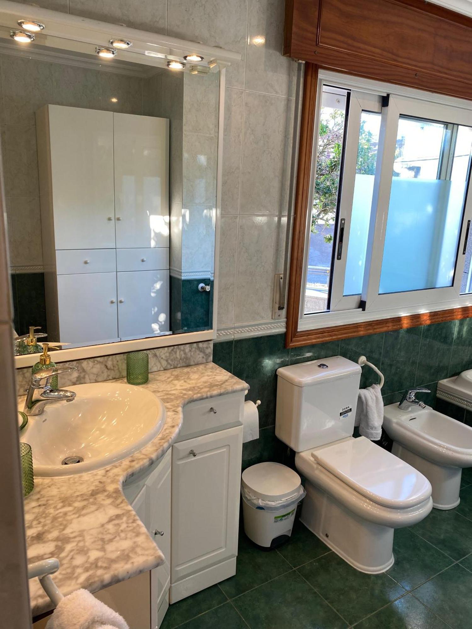 Chalet Adosado Independiente En Vigo - Canido Oya Luaran gambar