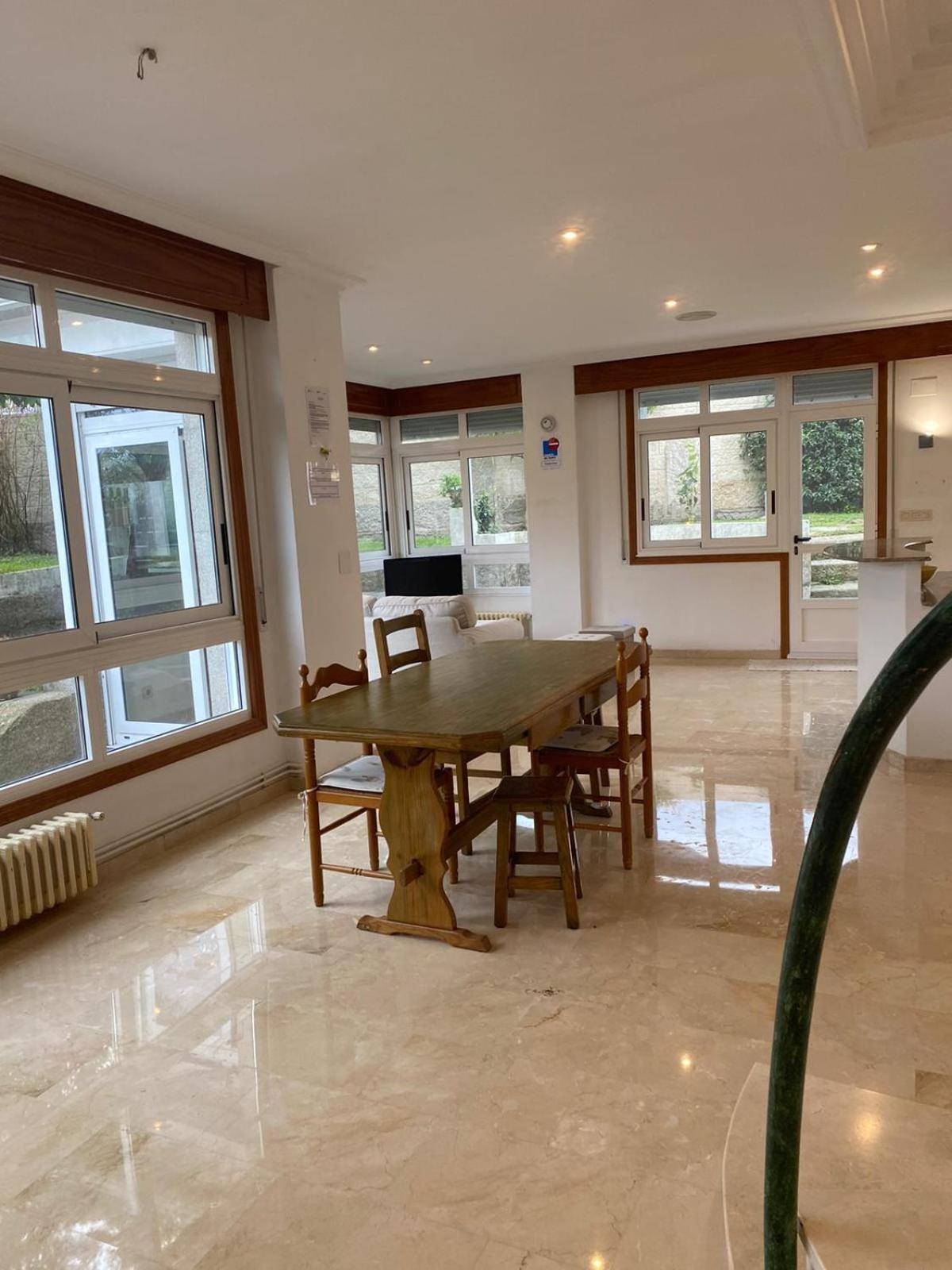 Chalet Adosado Independiente En Vigo - Canido Oya Luaran gambar