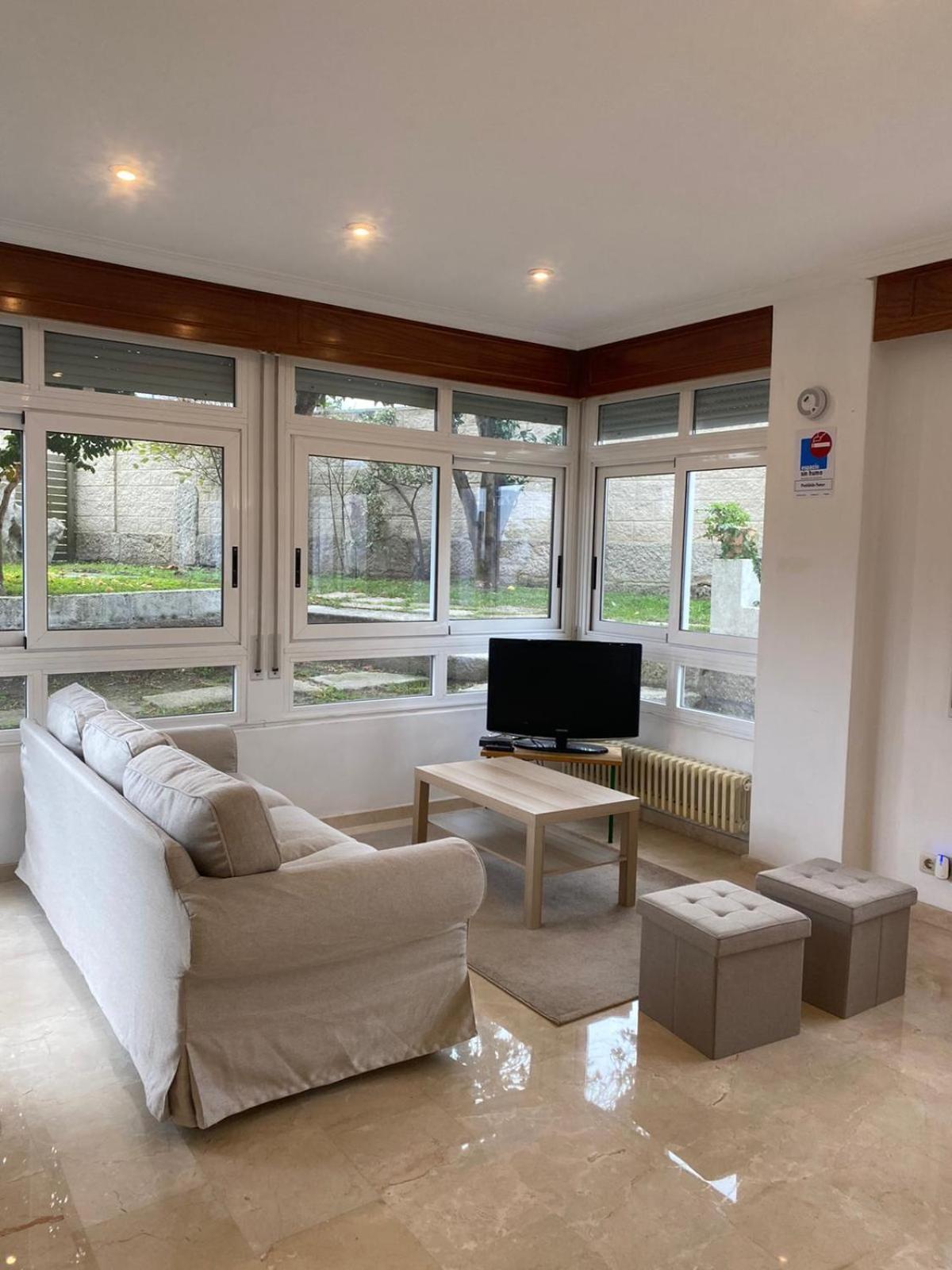 Chalet Adosado Independiente En Vigo - Canido Oya Luaran gambar